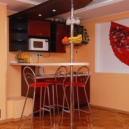 House In Bohatyrska Street Kiev Dış mekan fotoğraf